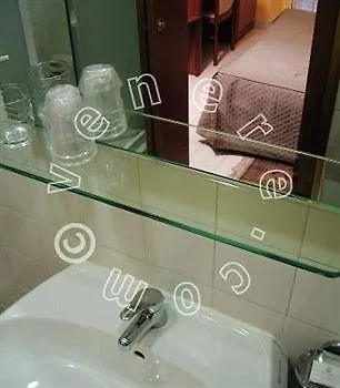 فندق فيينا 3*