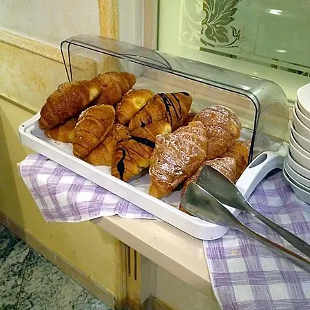 Vienna Hotel 3*