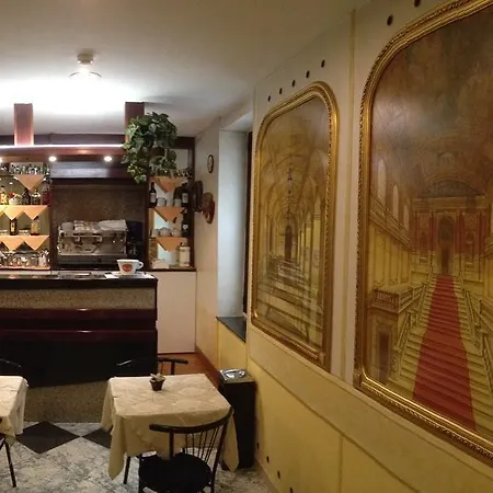 维也纳酒店 酒店